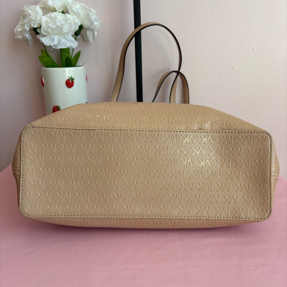 MICHAEL Michael Kors Beige Patent Leather Jet Set Tote EUC - Picture 6 of 10
